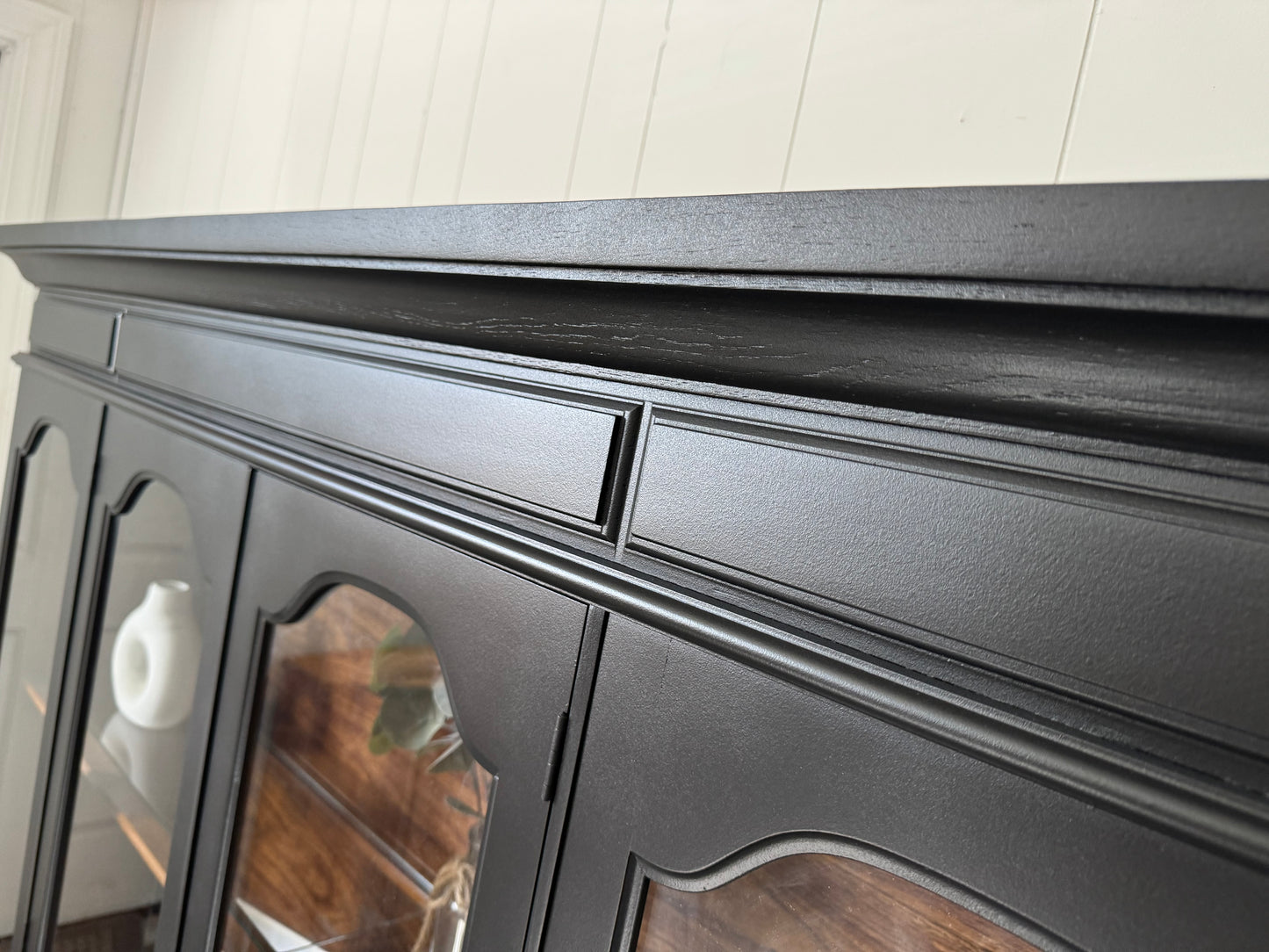 Broyhill Hutch with Wood Base