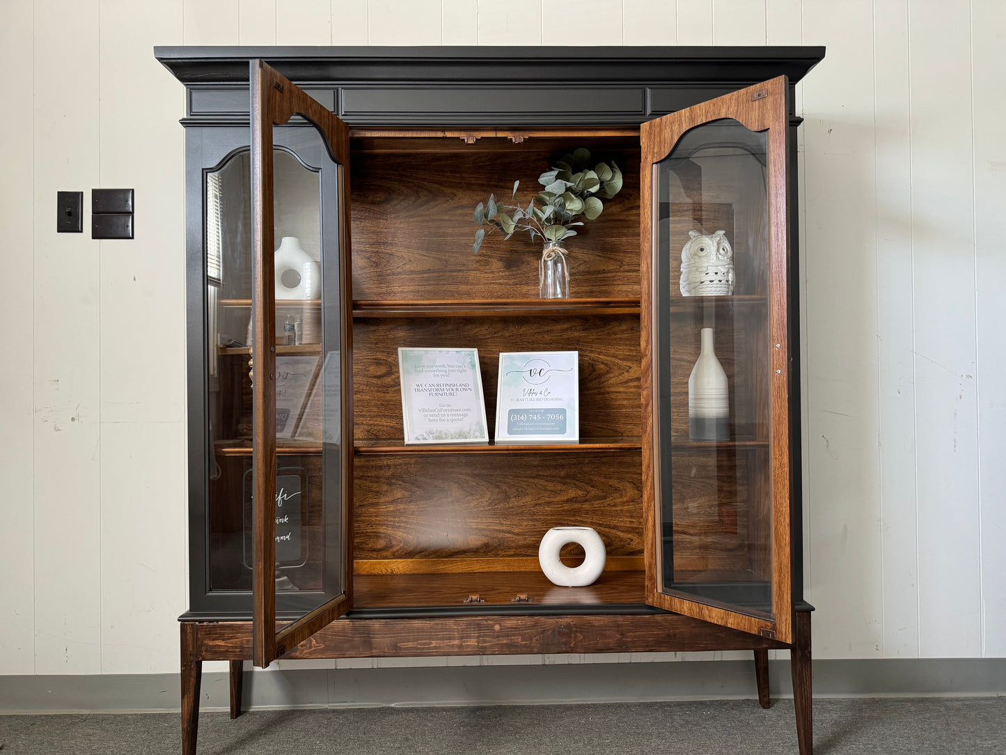 Broyhill Hutch with Wood Base