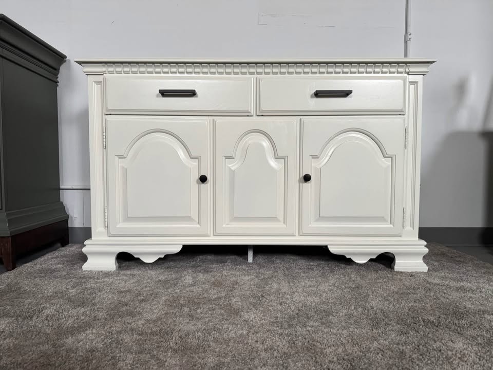 White Kincaid Buffet / Sideboard