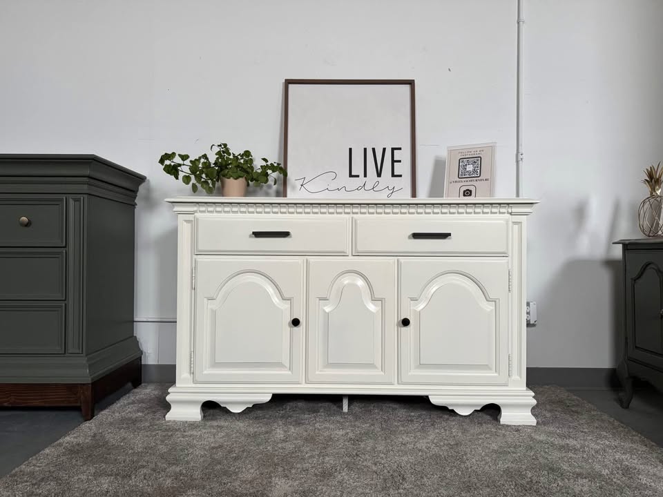 White Kincaid Buffet / Sideboard