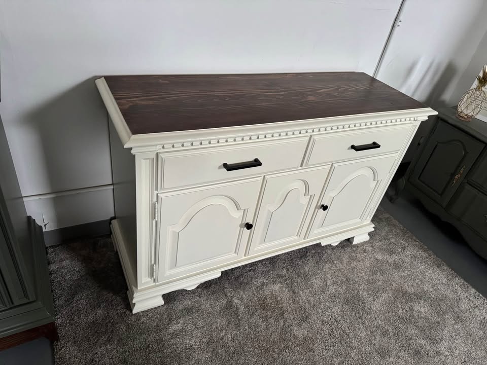White Kincaid Buffet / Sideboard