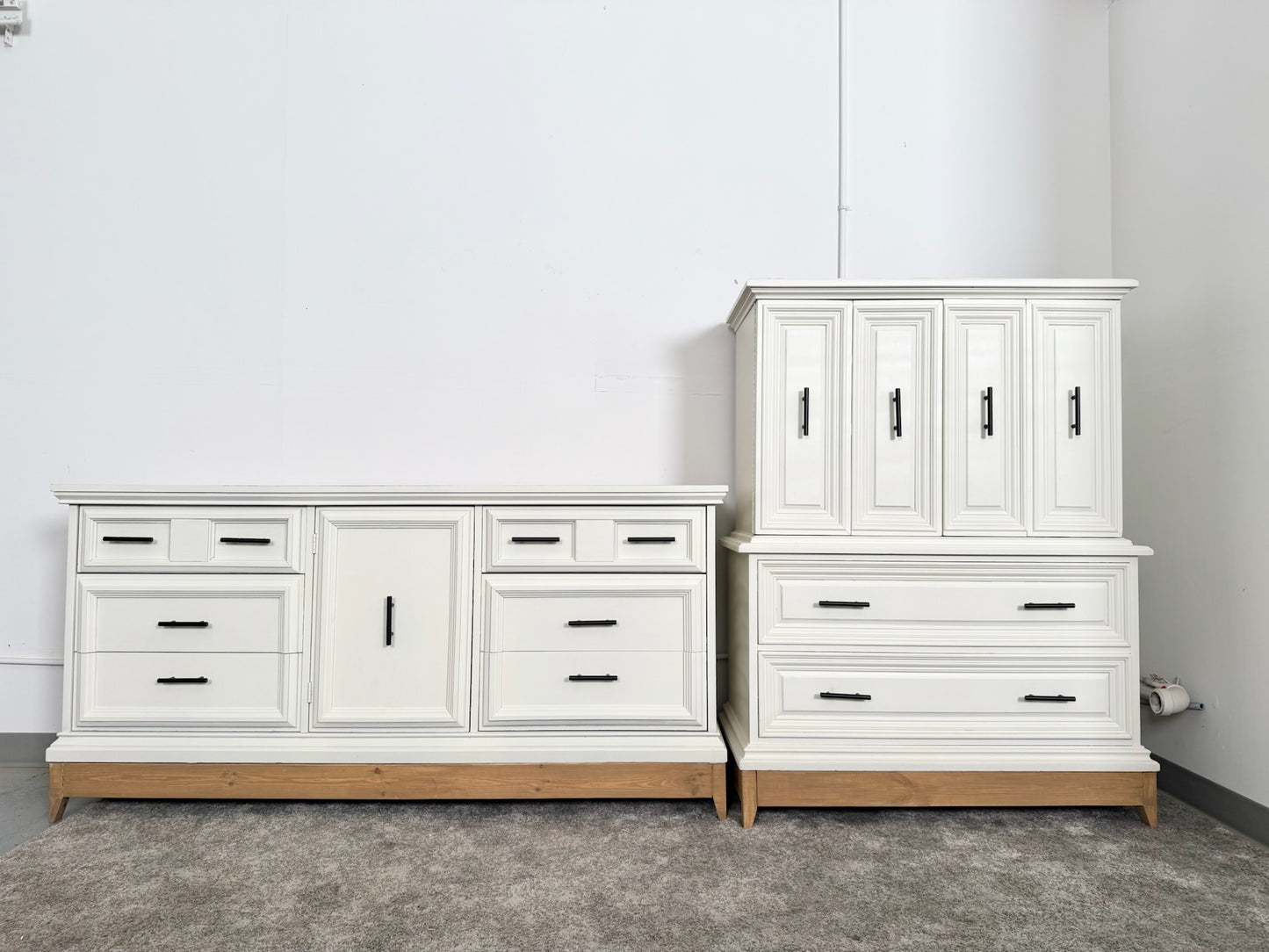 Large White & Wood 4 pcs Bedroom Set