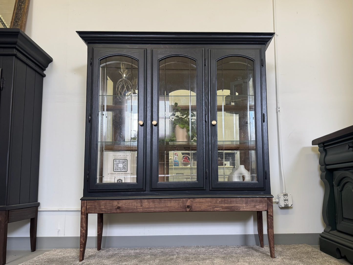 Black Hutch with Custom Base