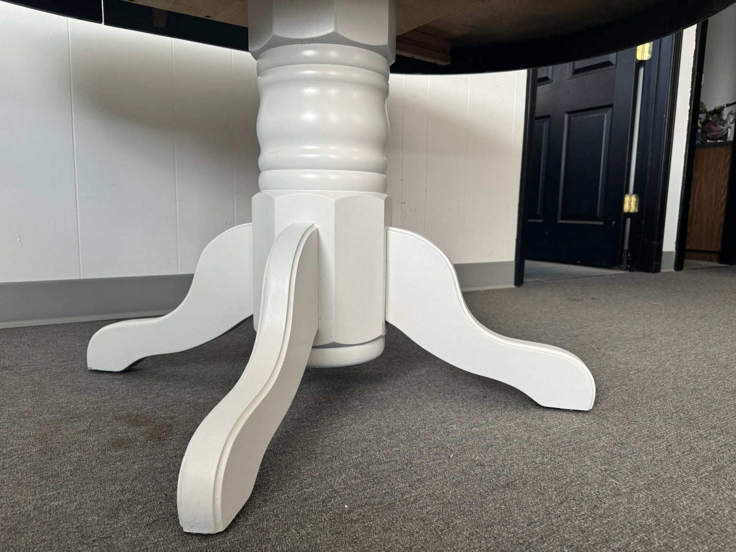 White/Wood Round Pedestal Dining Table