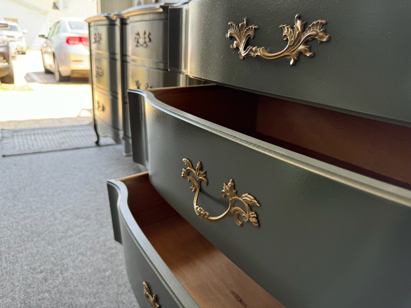 Green provincial Dresser Set