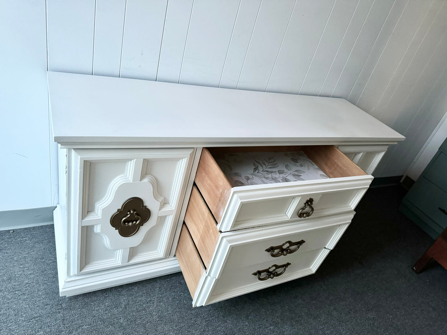 White solid wood Buffet
