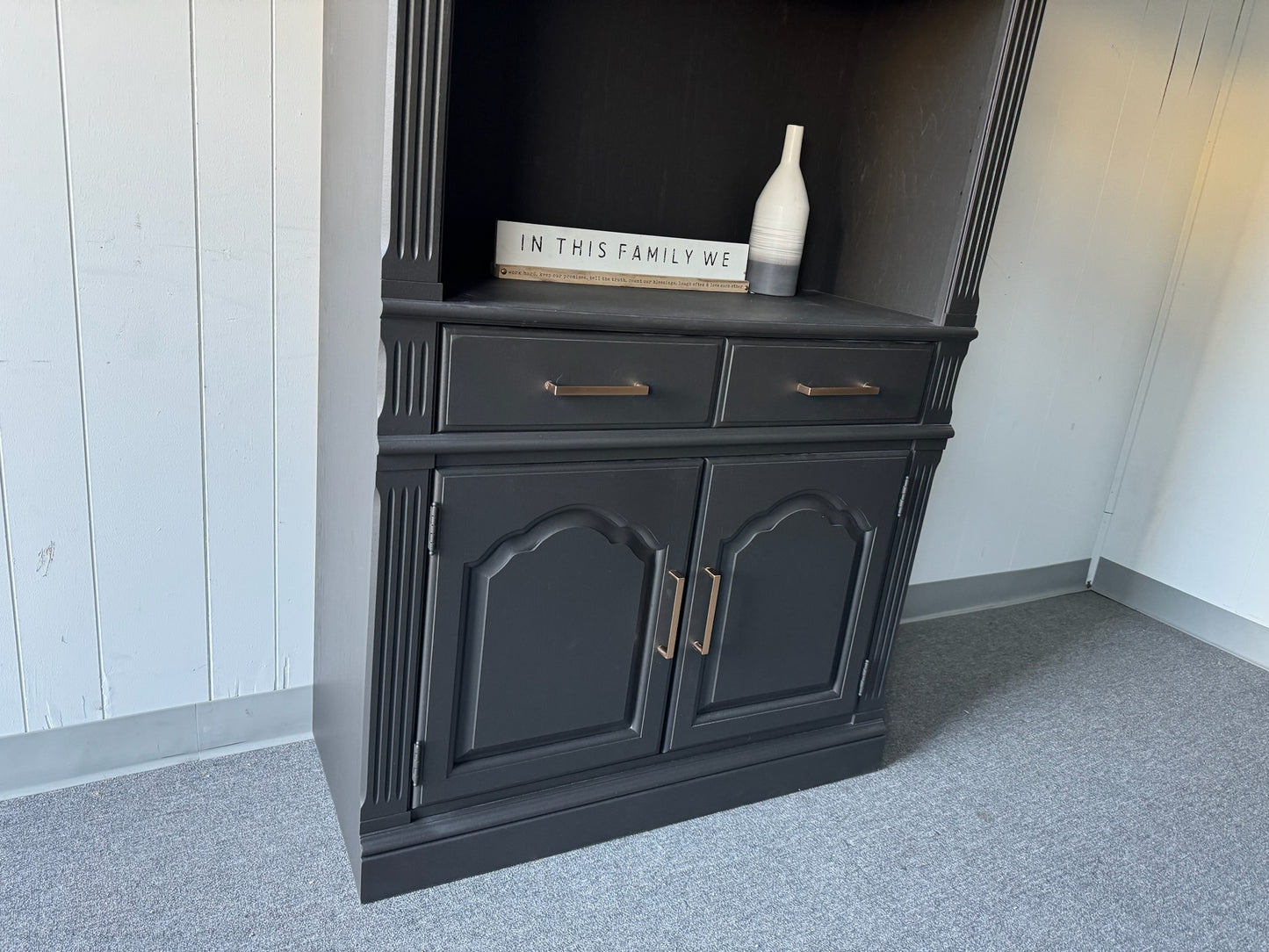 Thomasville Cabinet/Bookshelf (Delivery Available)