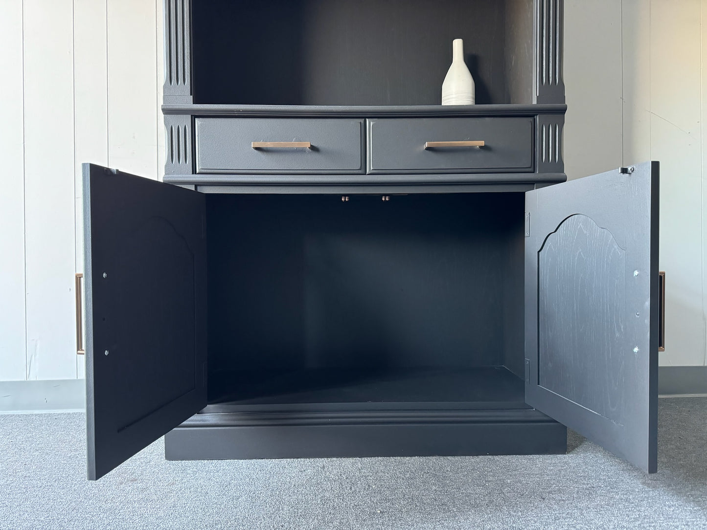 Thomasville Cabinet/Bookshelf (Delivery Available)