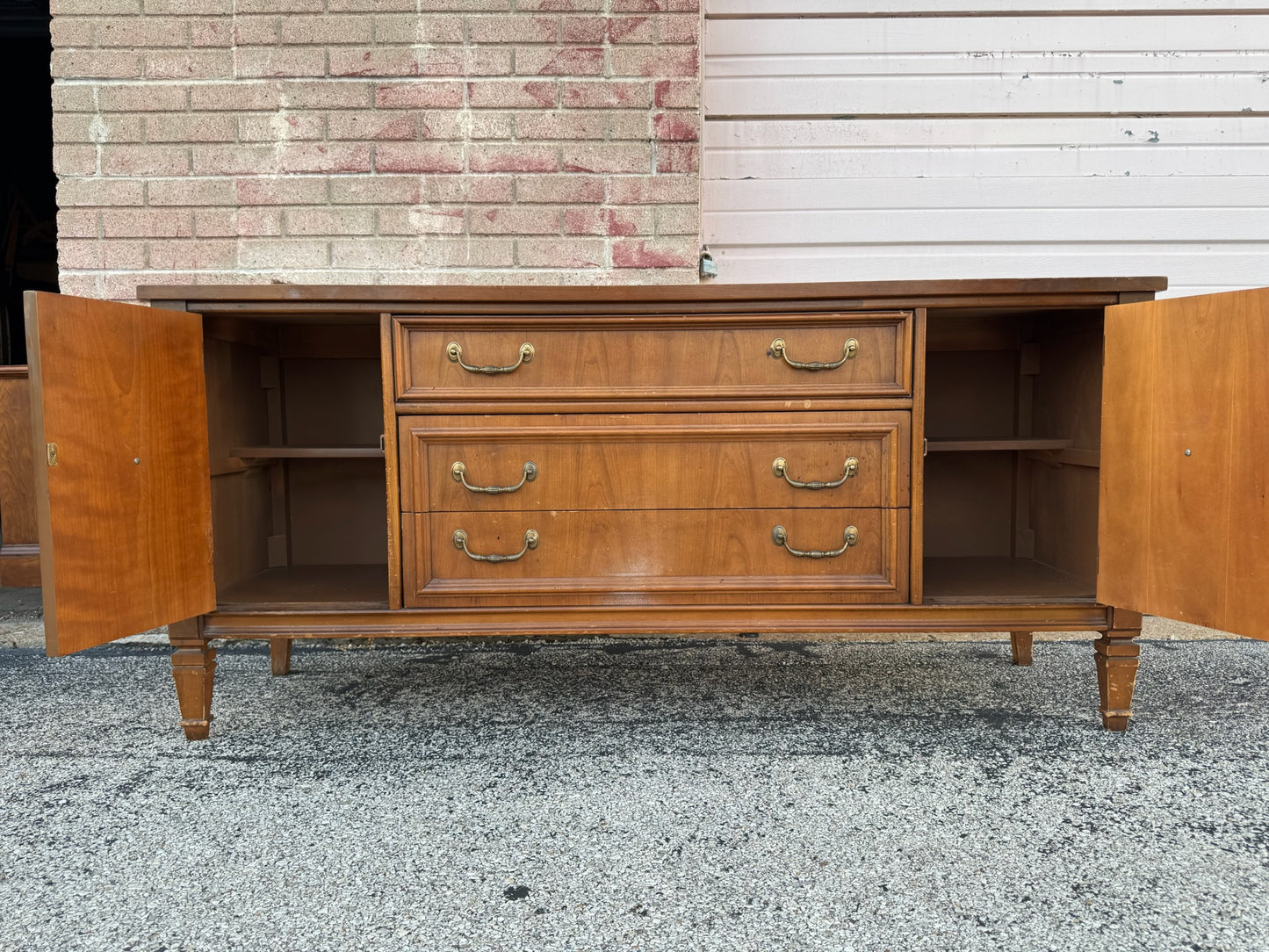 Bassett Buffet/ Sideboard