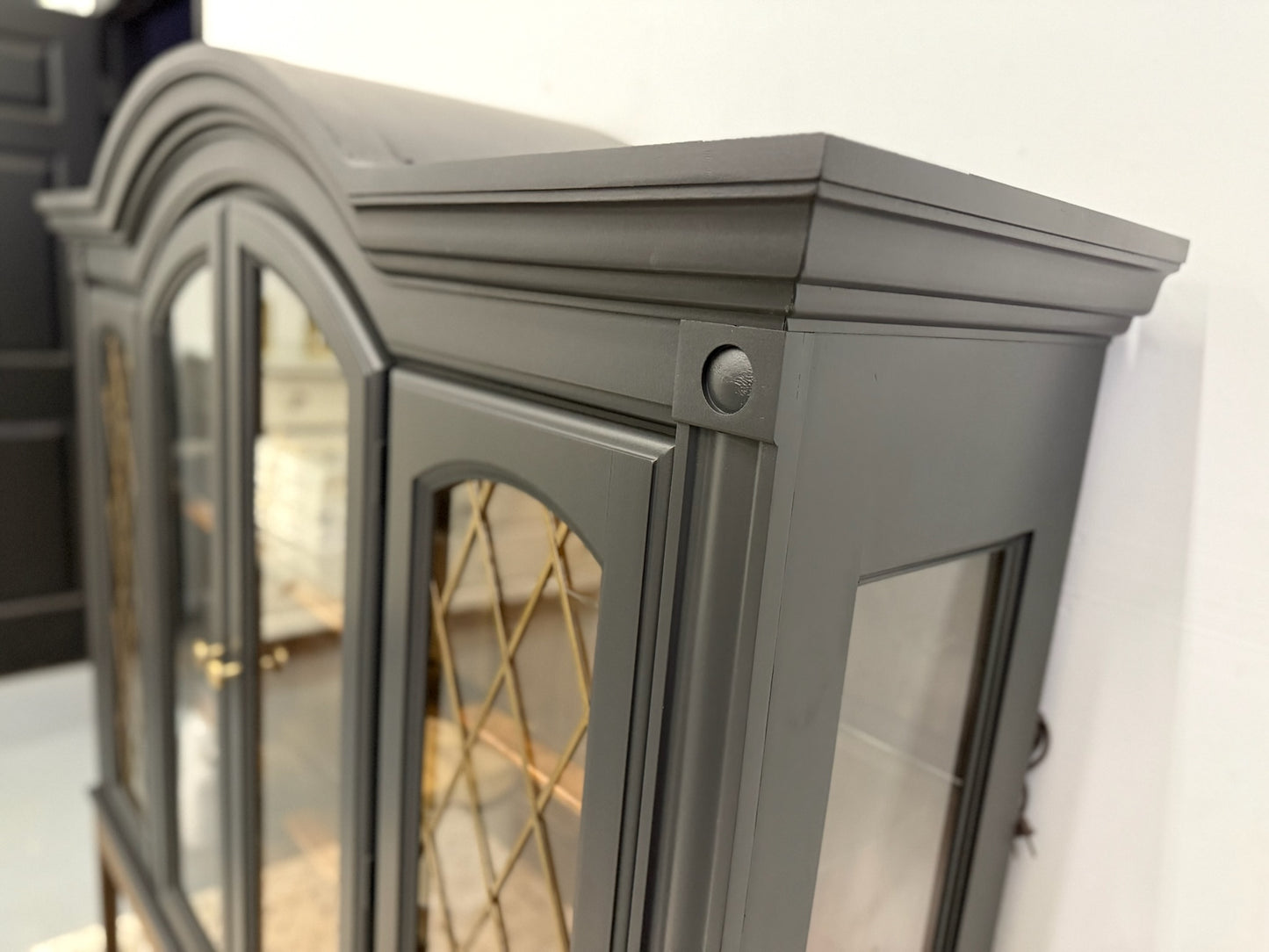 Black Arched Top Hutch with Lattice Glass Doors