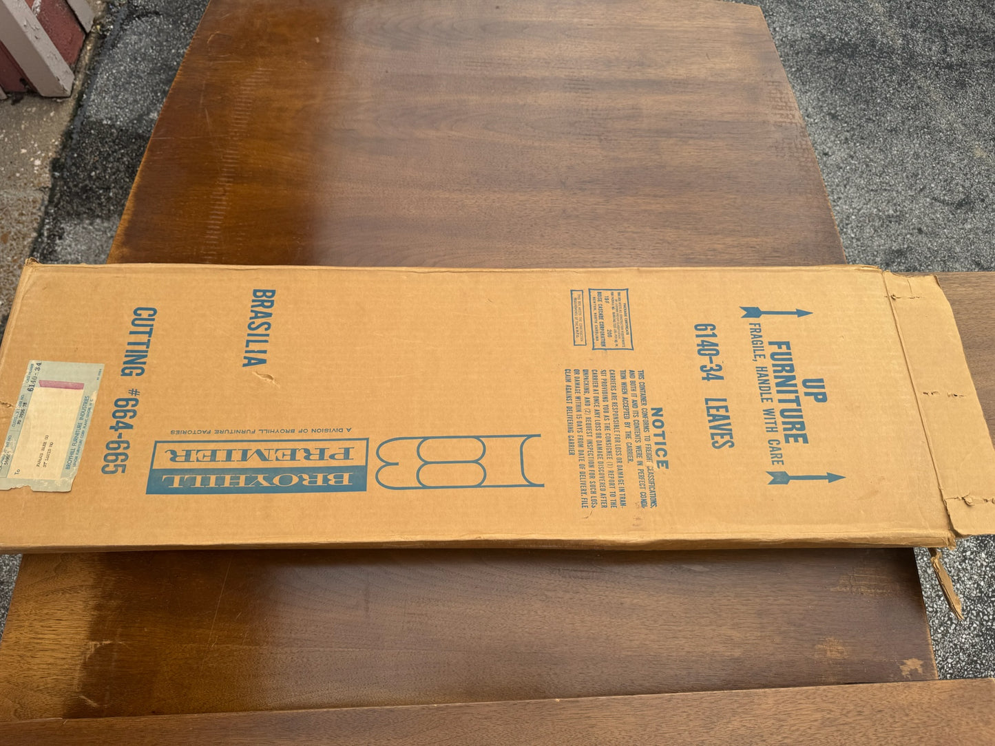 Broyhill Brasilia Dining Set