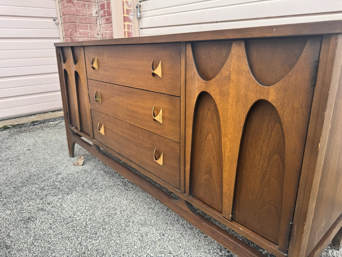 Broyhill Brasilla Premier Large Hutch