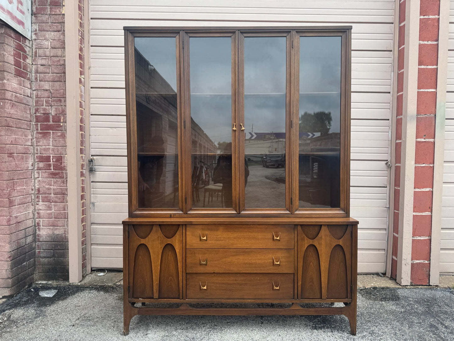 Broyhill Brasilla Premier Large Hutch