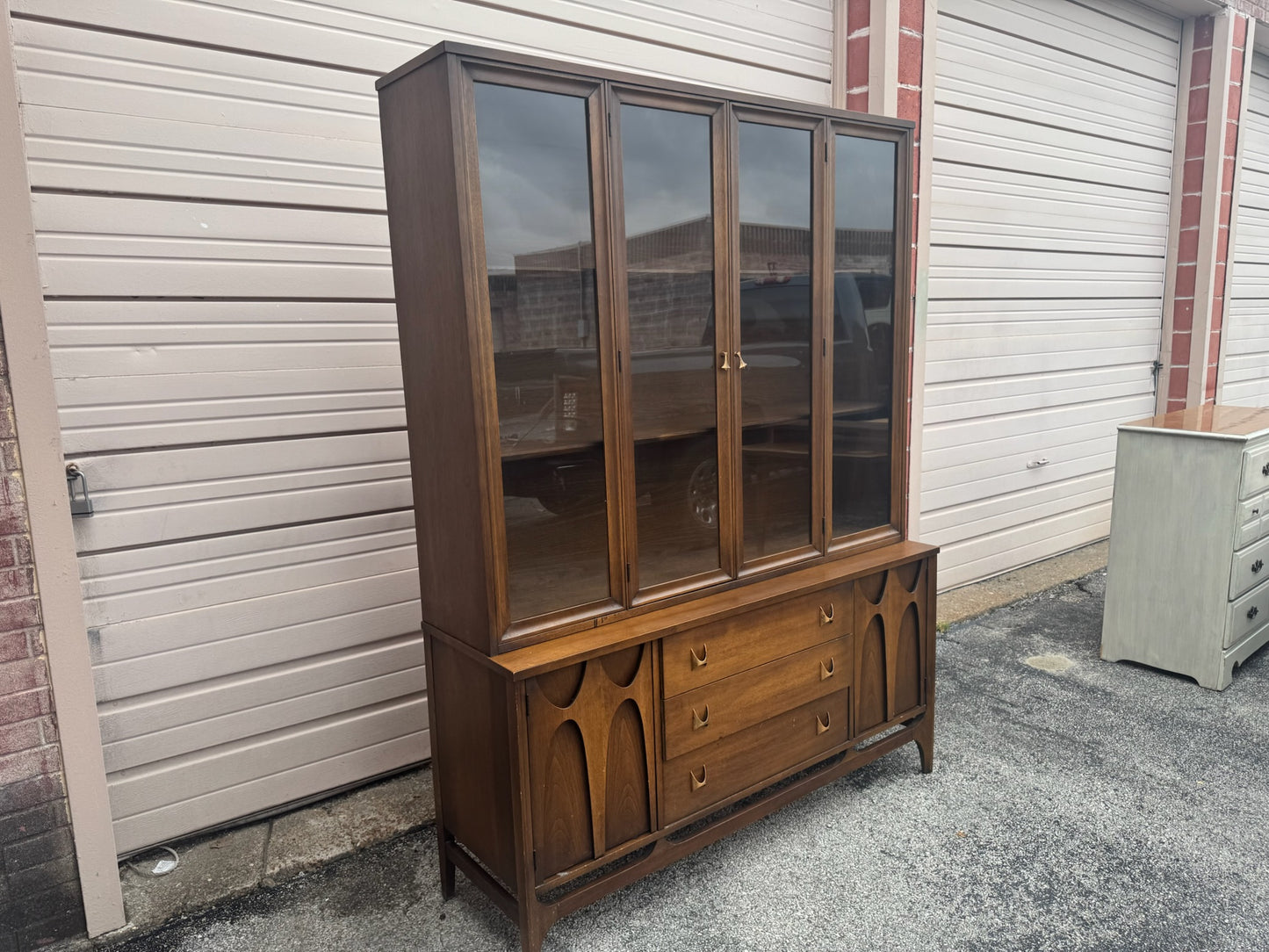 Broyhill Brasilla Premier Large Hutch