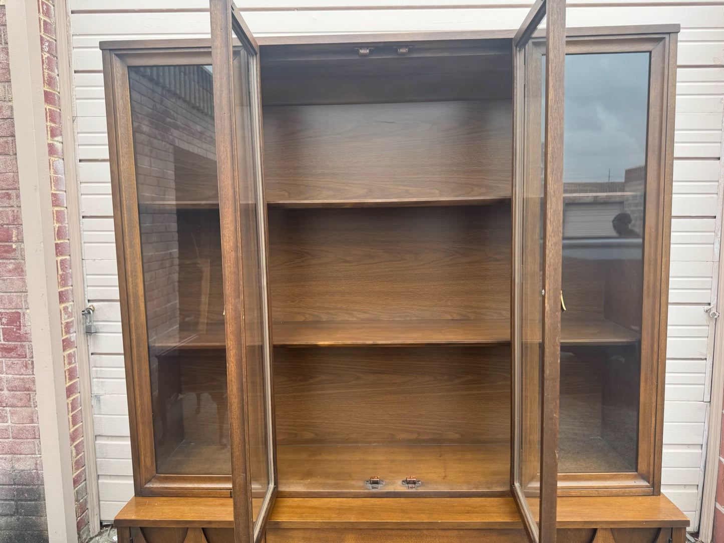 Broyhill Brasilla Premier Large Hutch