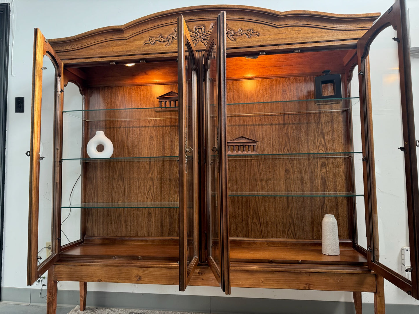 Thomasville Lighted Display Hutch