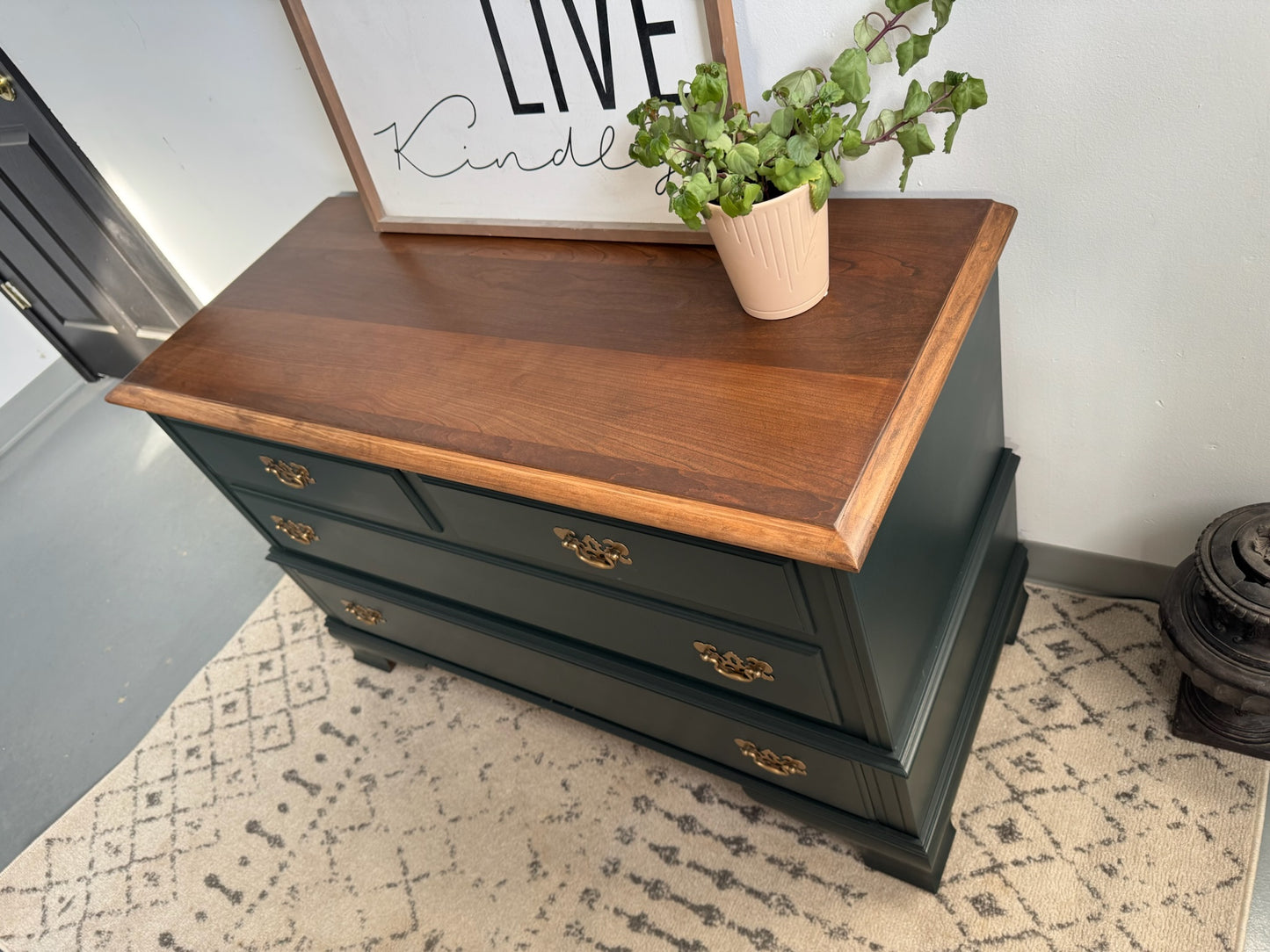 Large Lane Cedar Chest