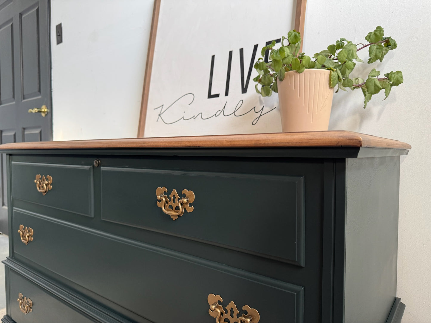 Large Lane Cedar Chest