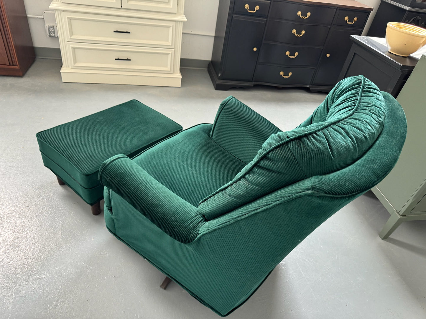 Emerald Green Velvet Swivel Chair with Ottoman