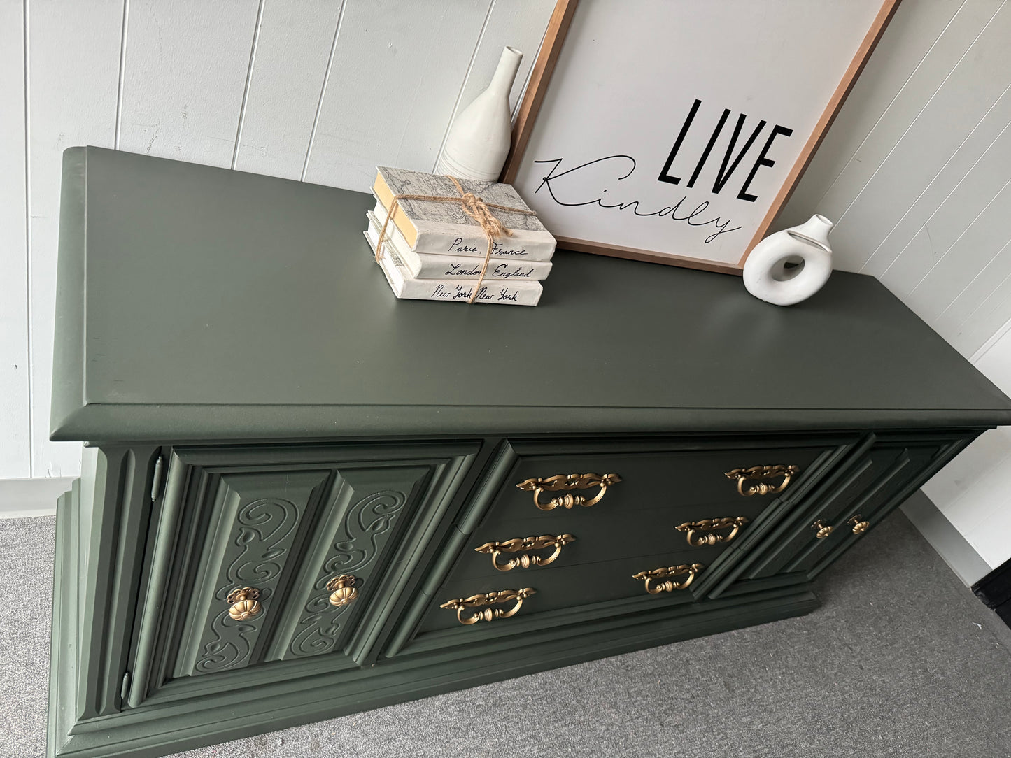 Broyhill Rich Green Buffet/ Sideboard