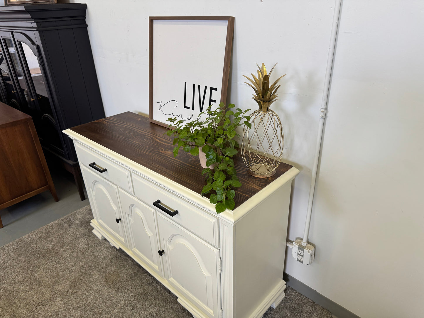 White Kincaid Buffet / Sideboard