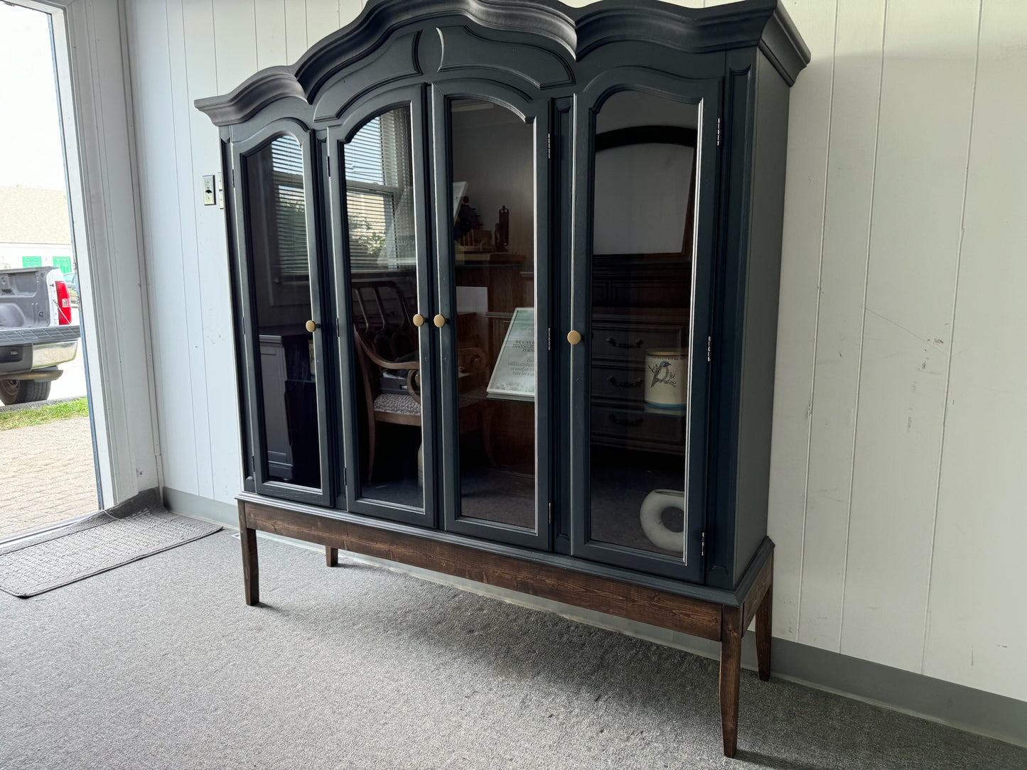 Black Hutch With Wood Base