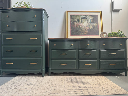 Deep Green and Wood Solid Dresser Set