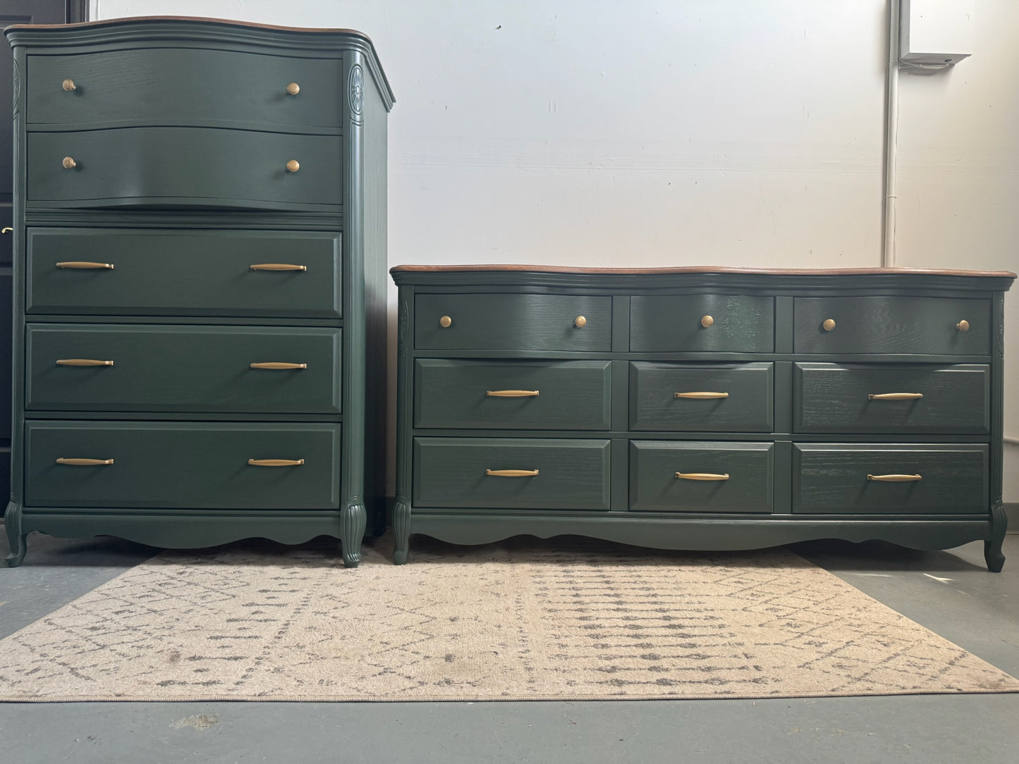 Deep Green and Wood Solid Dresser Set