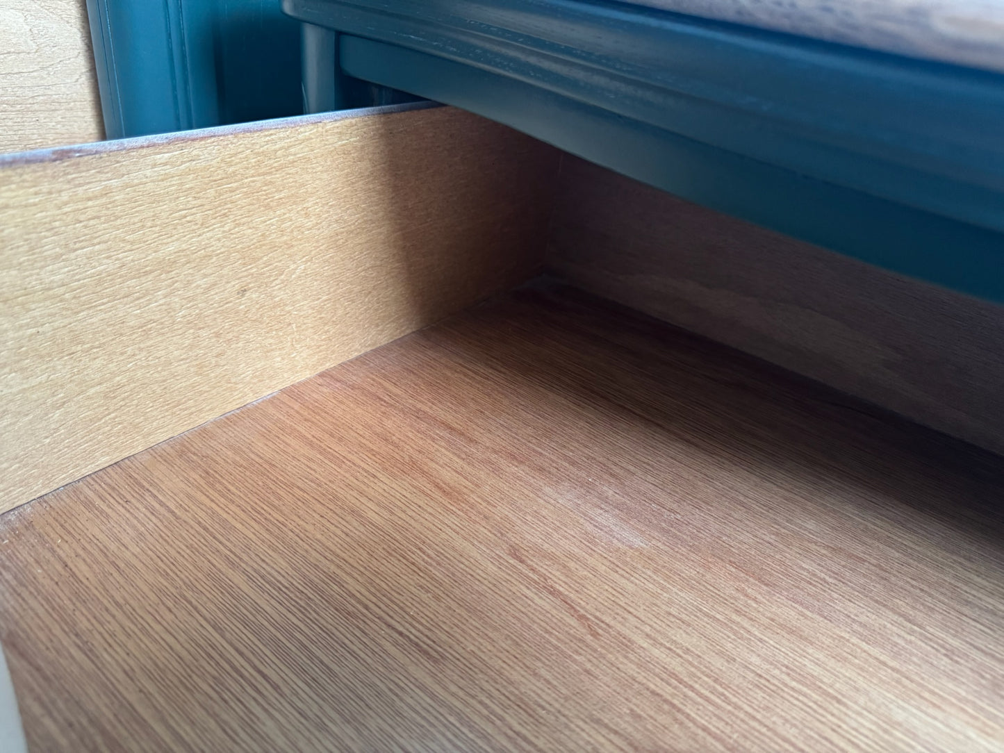 Deep Green and Wood Solid Dresser Set