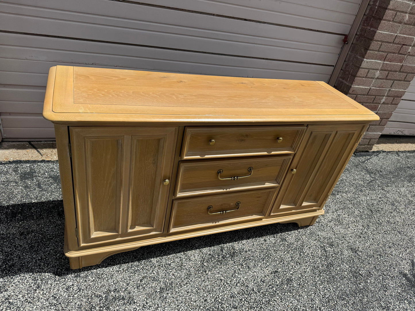 Sideboard / Buffet