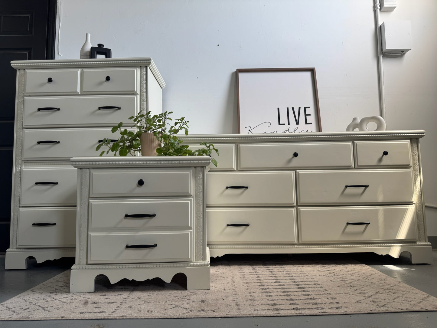 White Modern 3pcs Bedroom Set