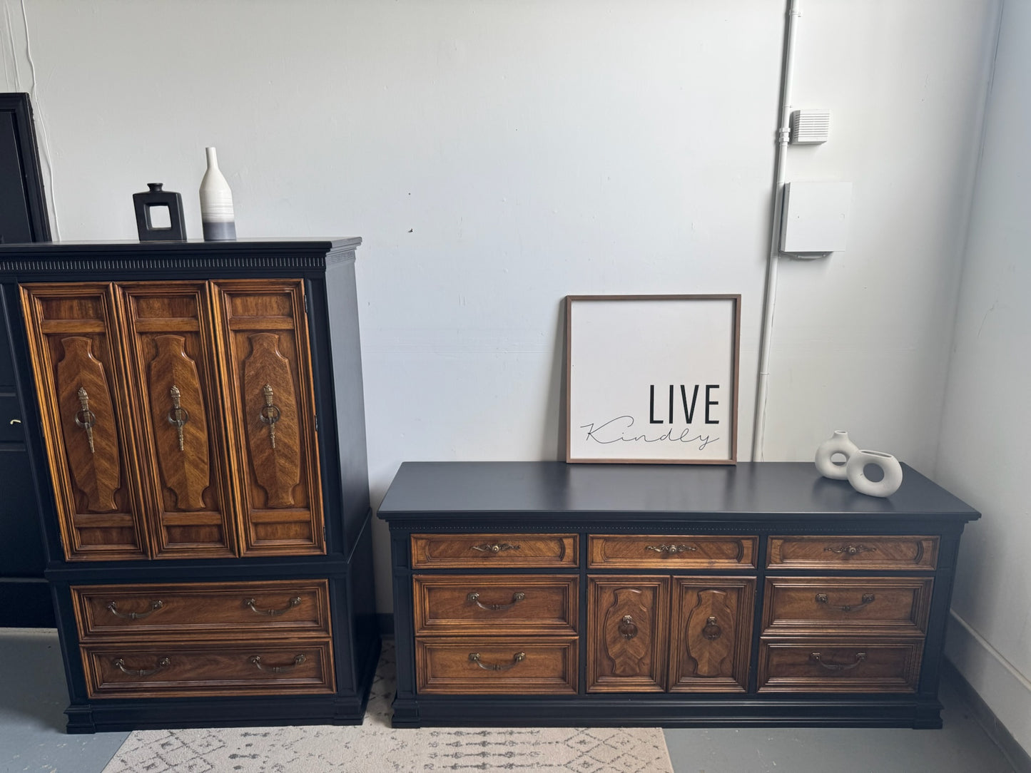 Two Toned Black and Wood Thomasville Dresser Set