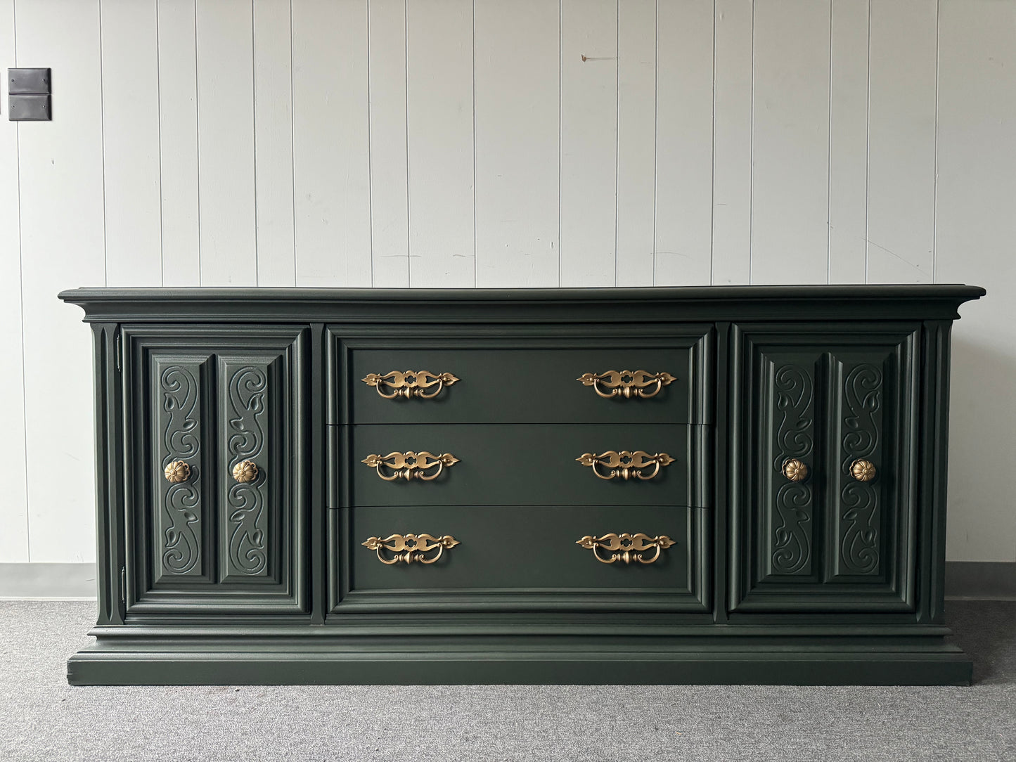 Broyhill Rich Green Buffet/ Sideboard