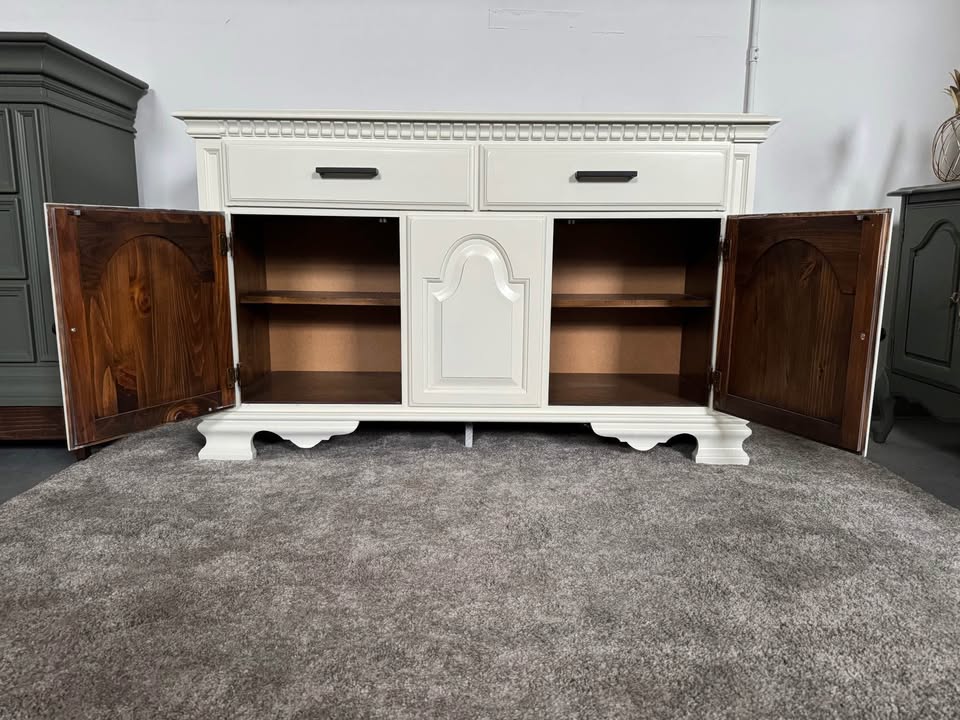 White Kincaid Buffet / Sideboard