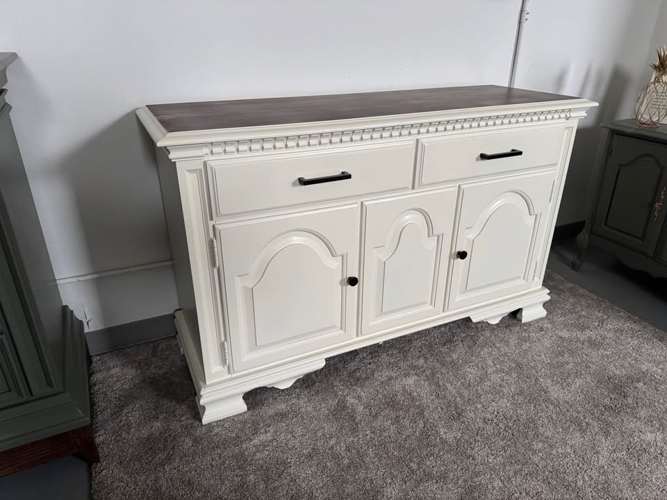 White Kincaid Buffet / Sideboard