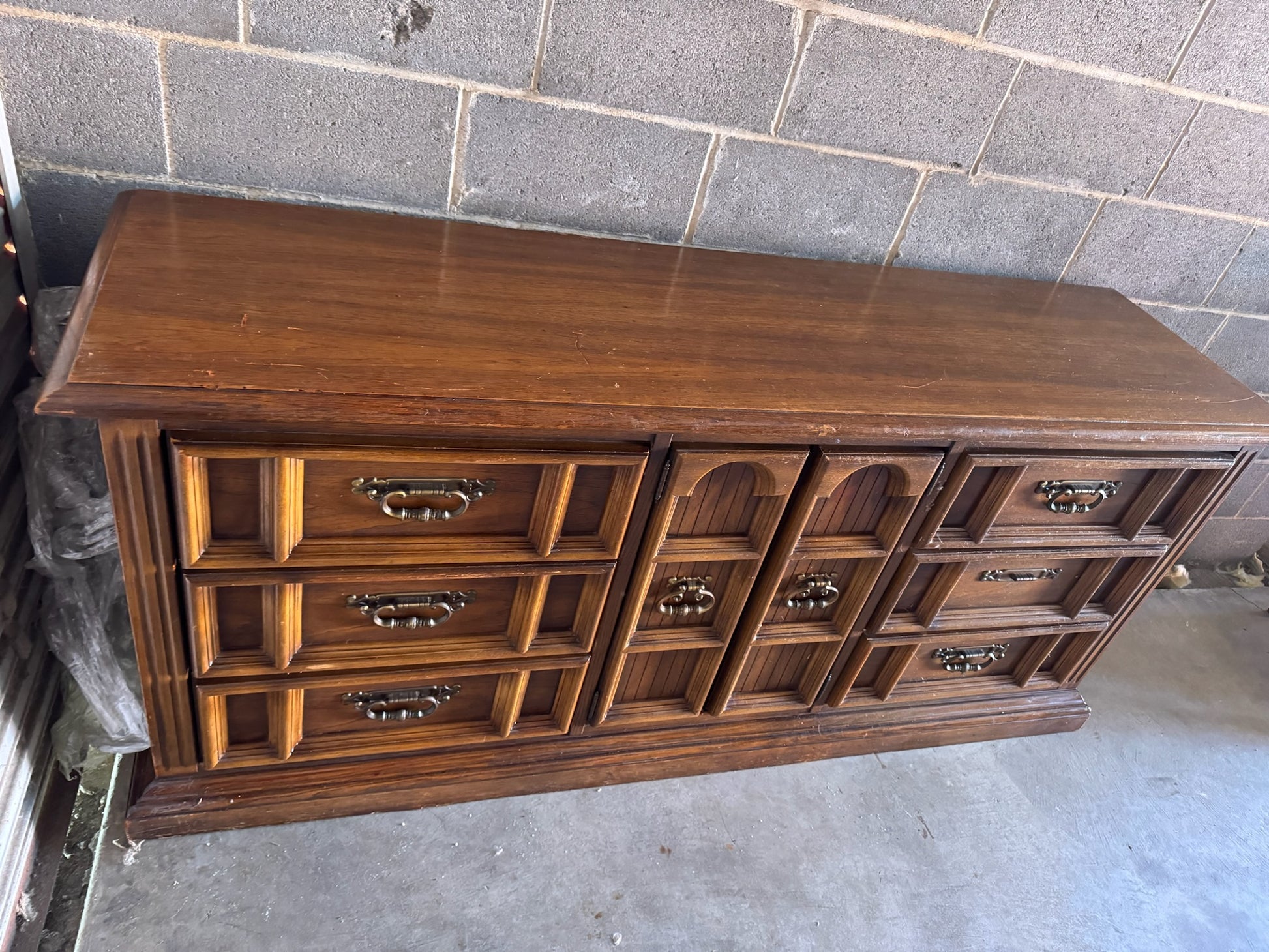 Thomasville Dresser – VillelasCo Furniture