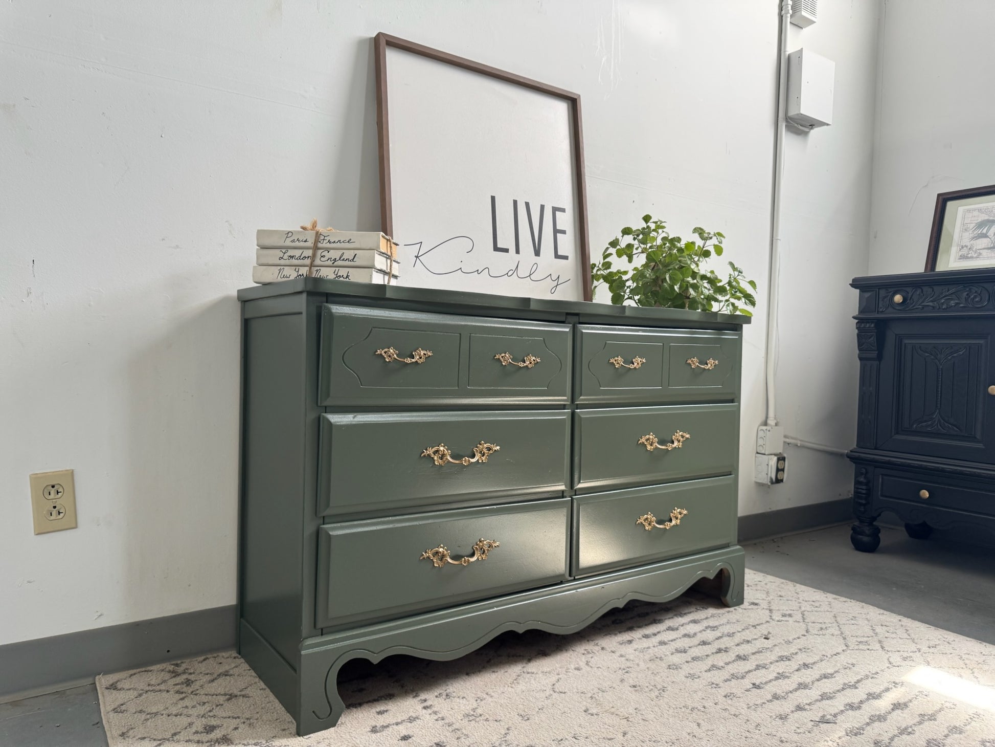 Sage Green 6-Drawer Dresser – VillelasCo Furniture
