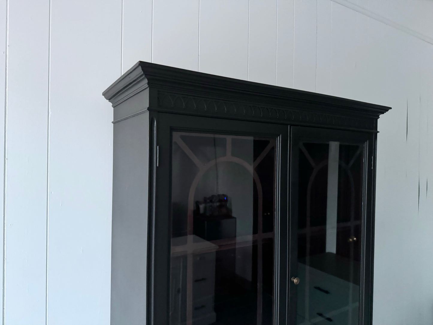 Black cabinet (Delivery Available)