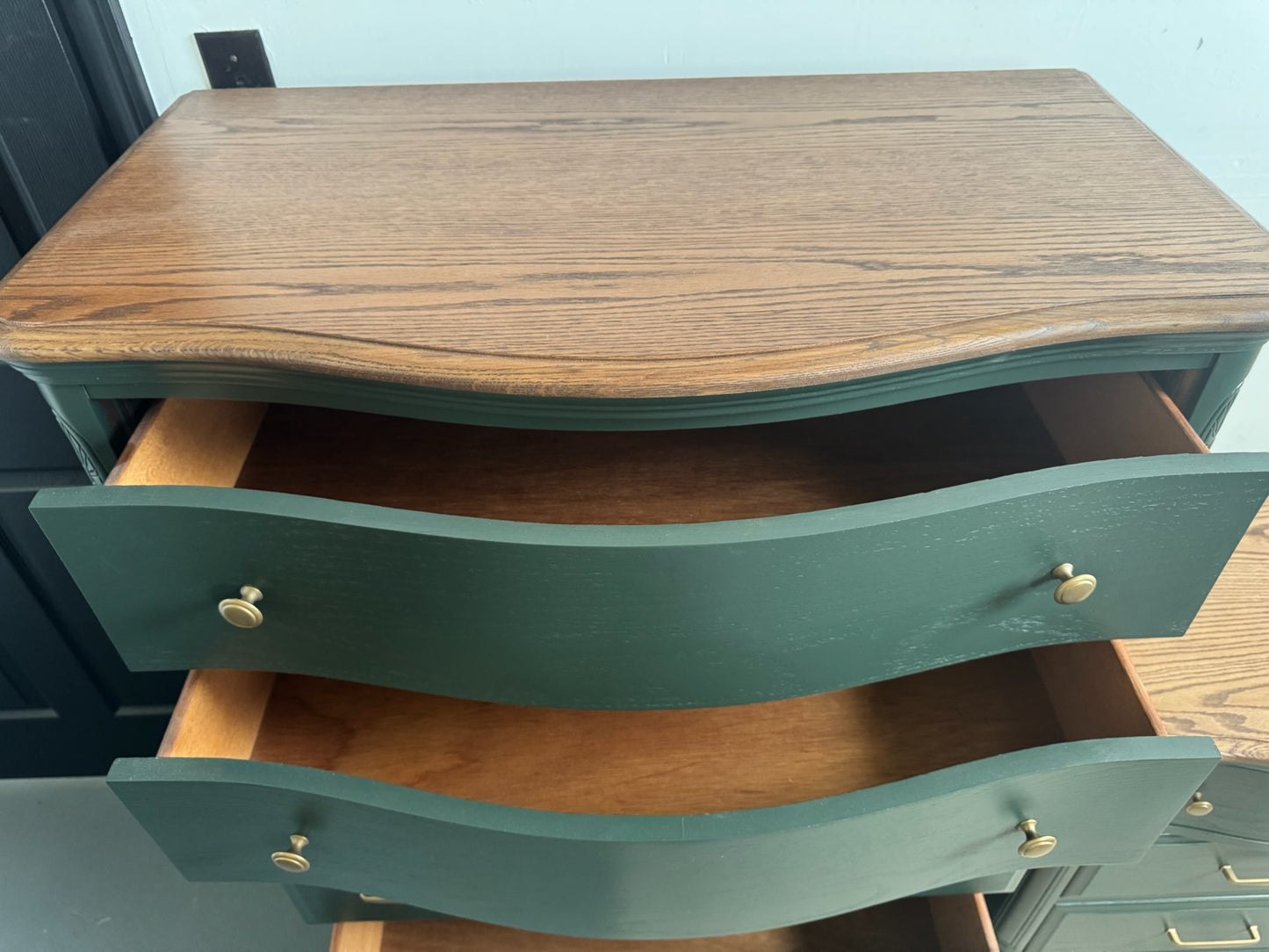 Deep Green and Wood Solid Dresser Set