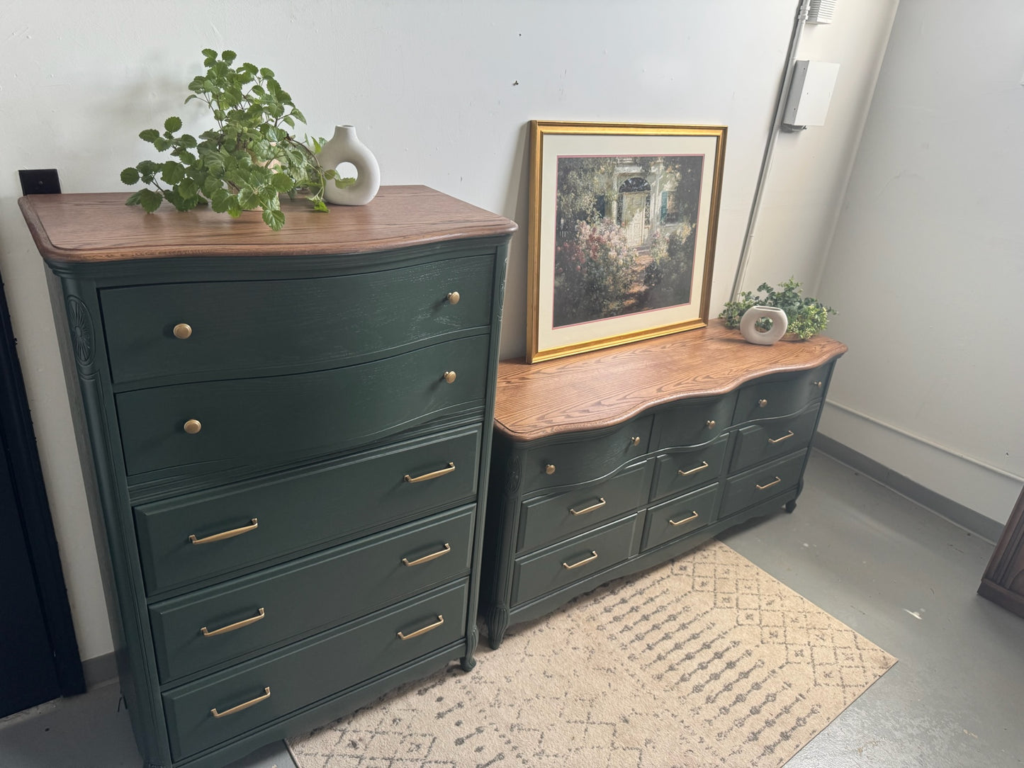 Deep Green and Wood Solid Dresser Set