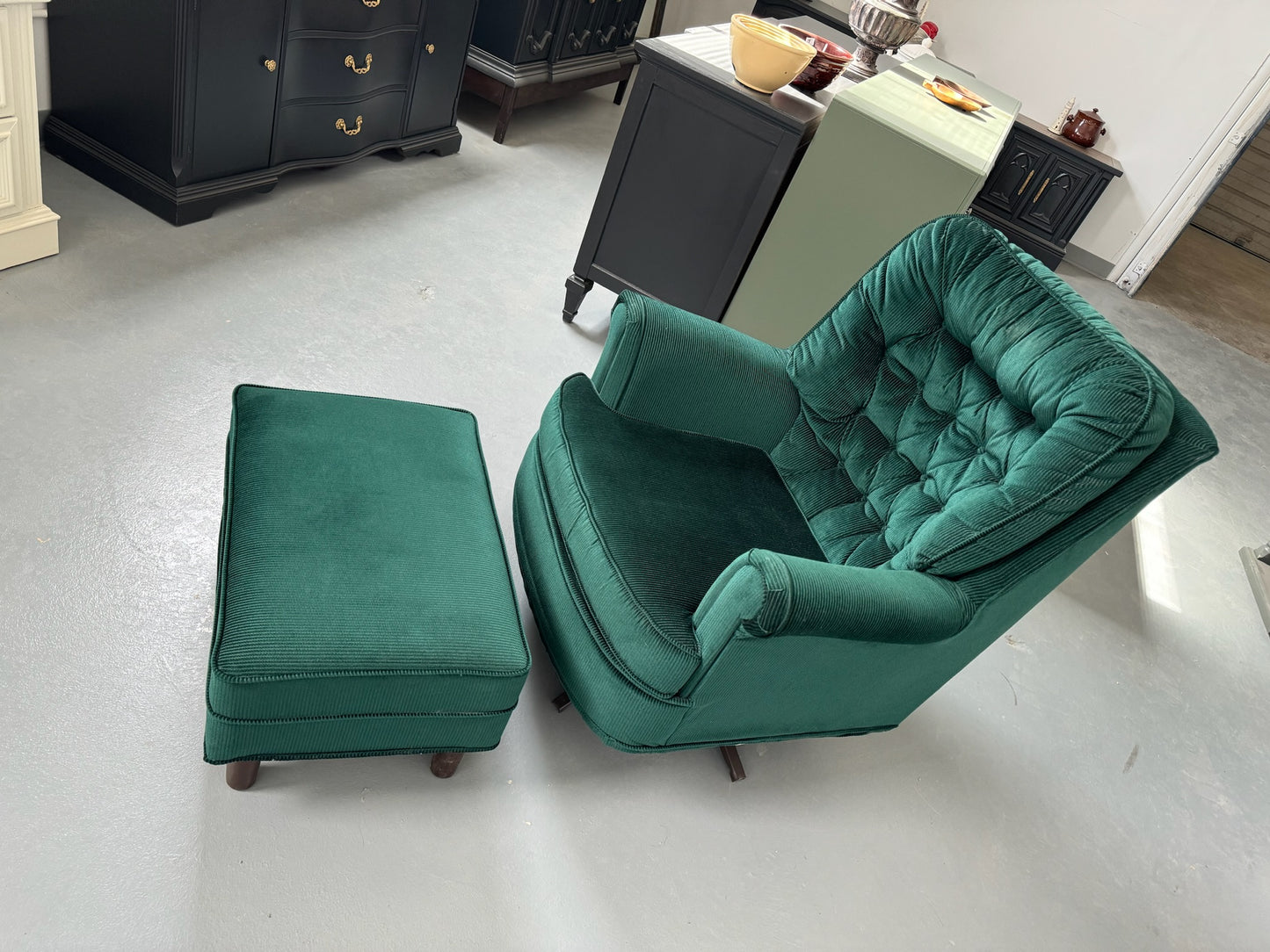 Emerald Green Velvet Swivel Chair with Ottoman