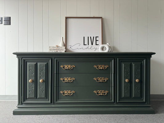 Broyhill Rich Green Buffet/ Sideboard