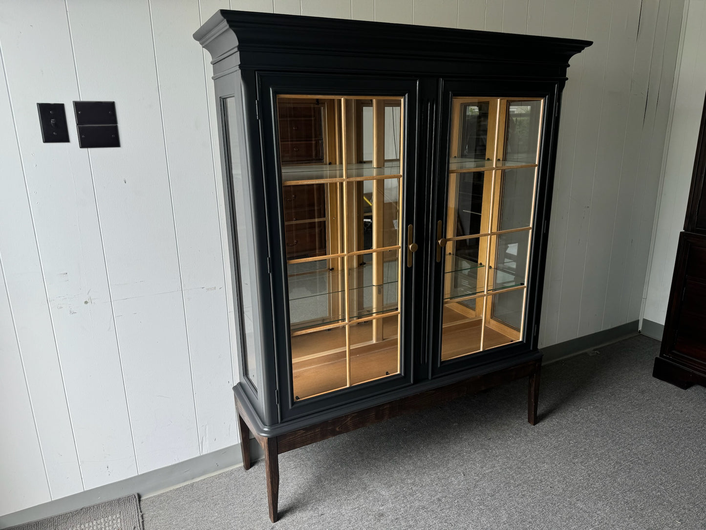 Black Hutch