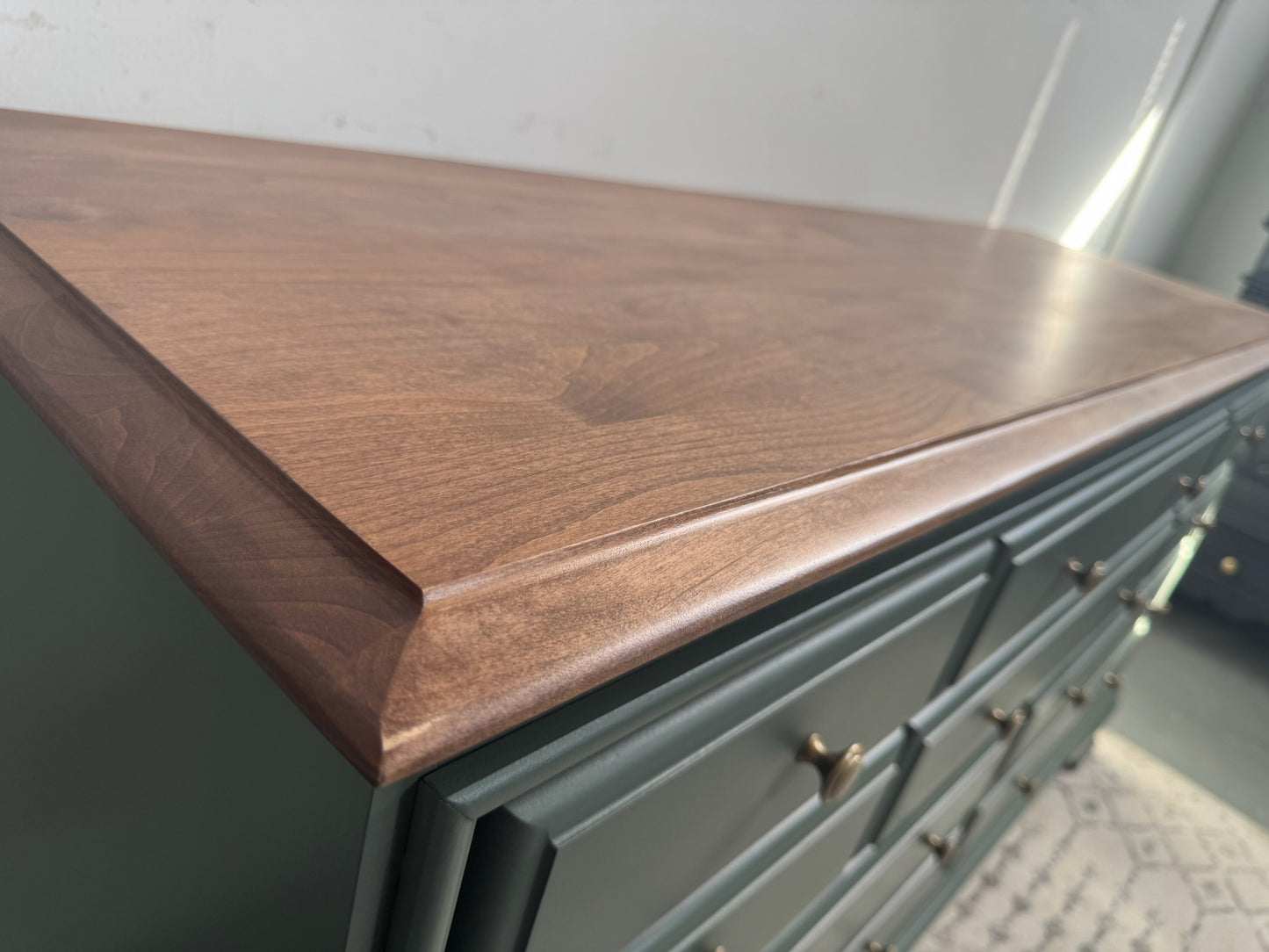Green Solid Wood 8-Drawer Dresser with Stained Top