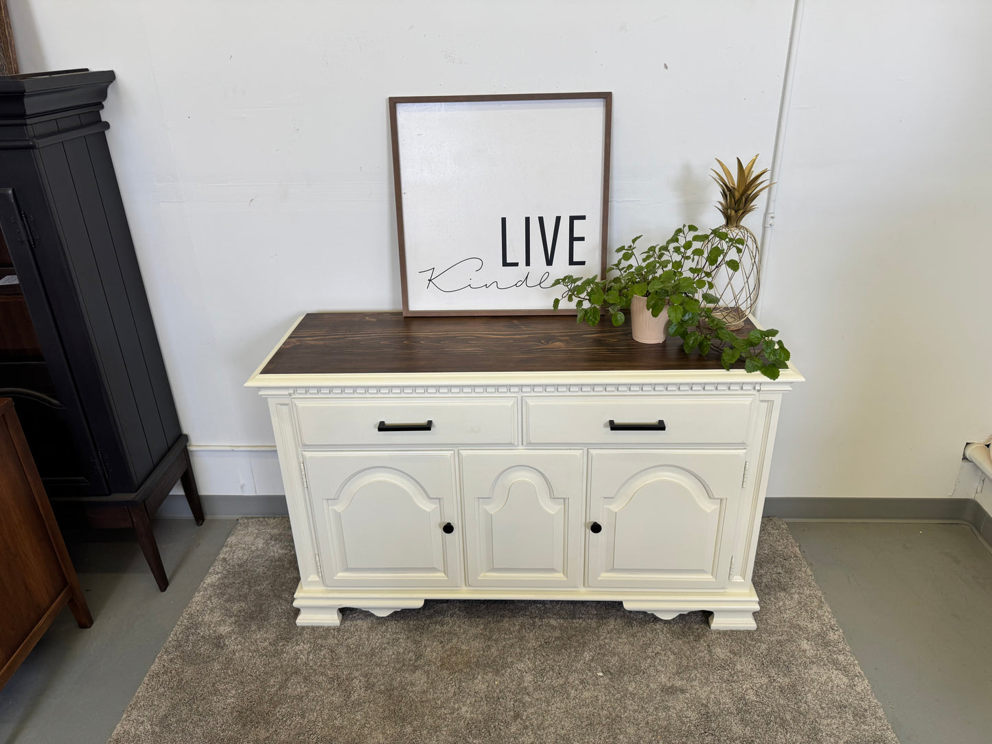 White Kincaid Buffet / Sideboard