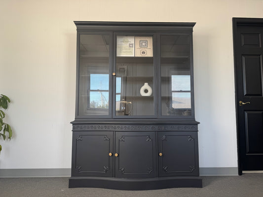 Large Black Hutch