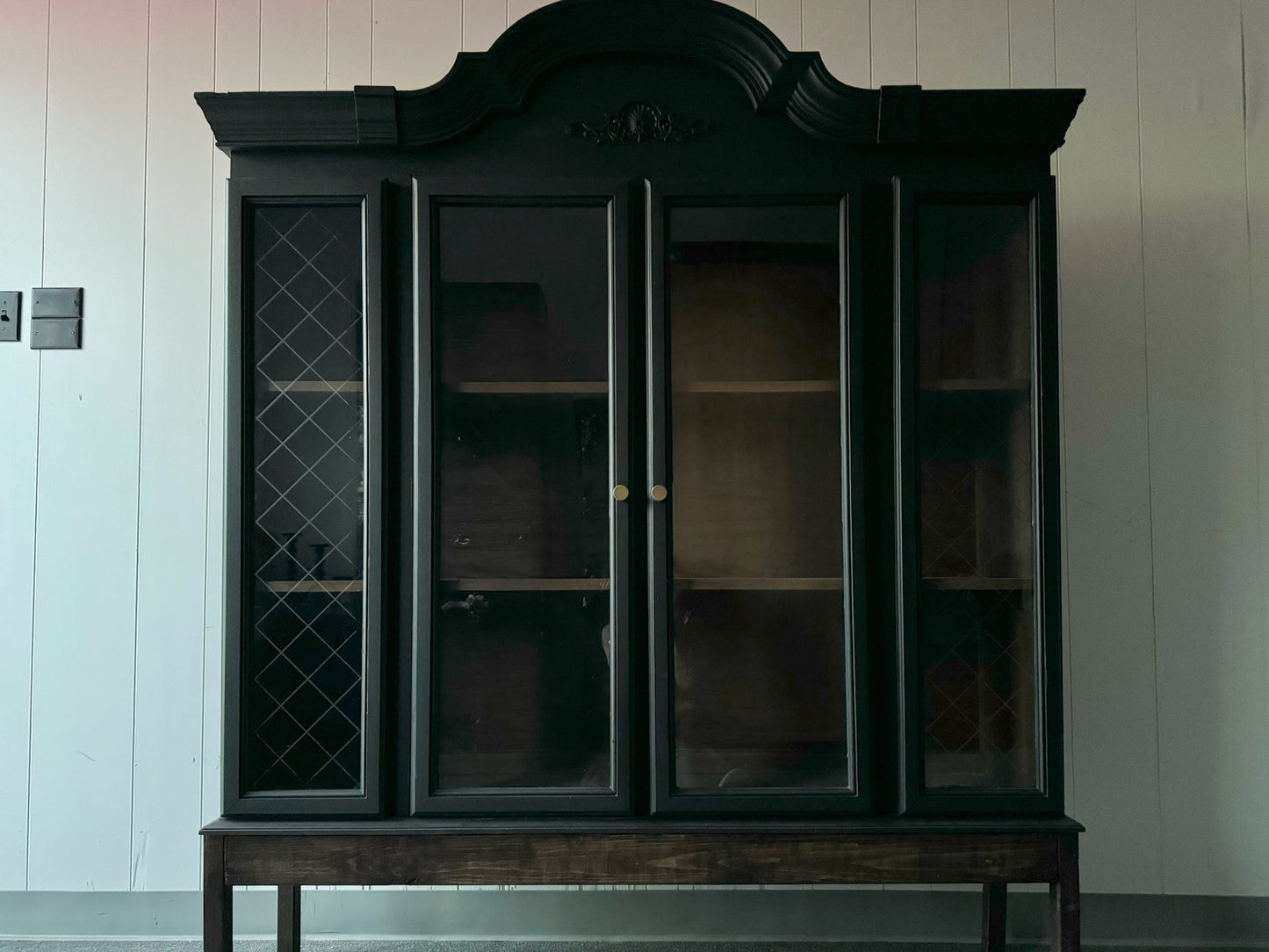 Black Hutch with Wood Base