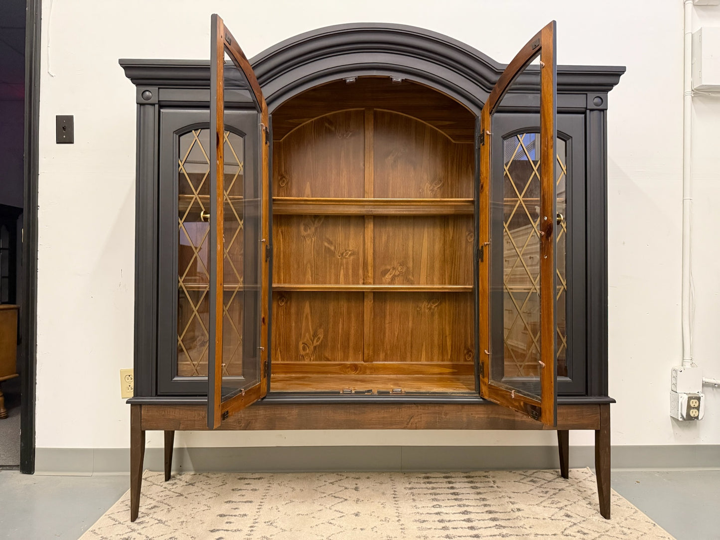 Black Arched Top Hutch with Lattice Glass Doors