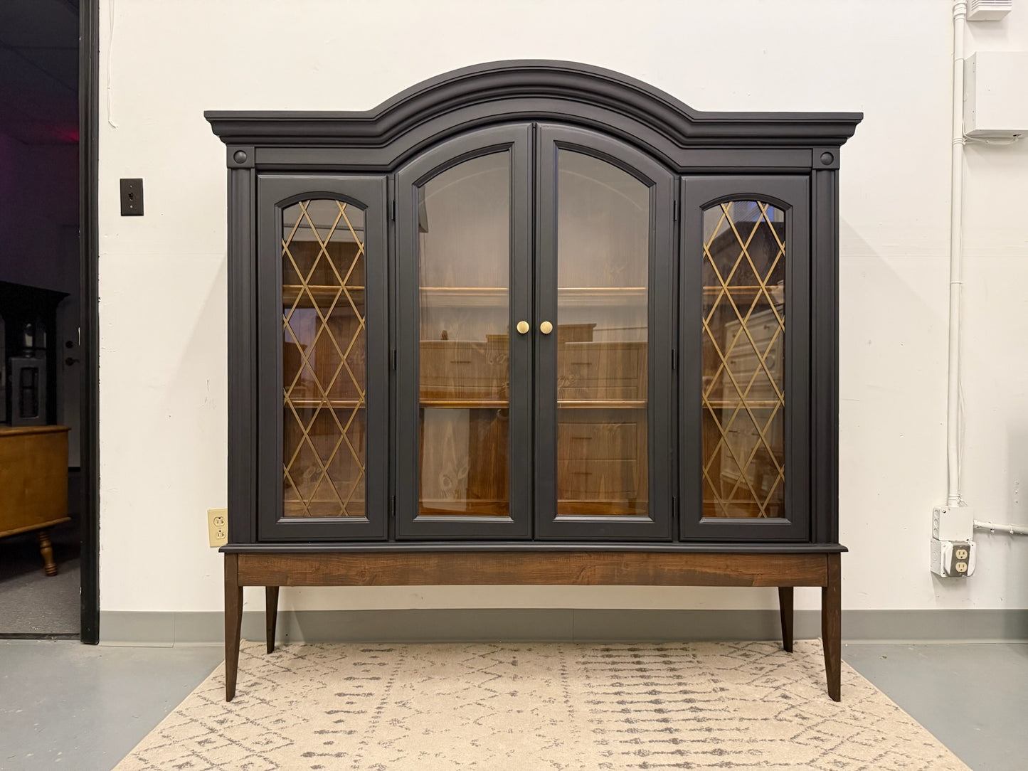 Black Arched Top Hutch with Lattice Glass Doors