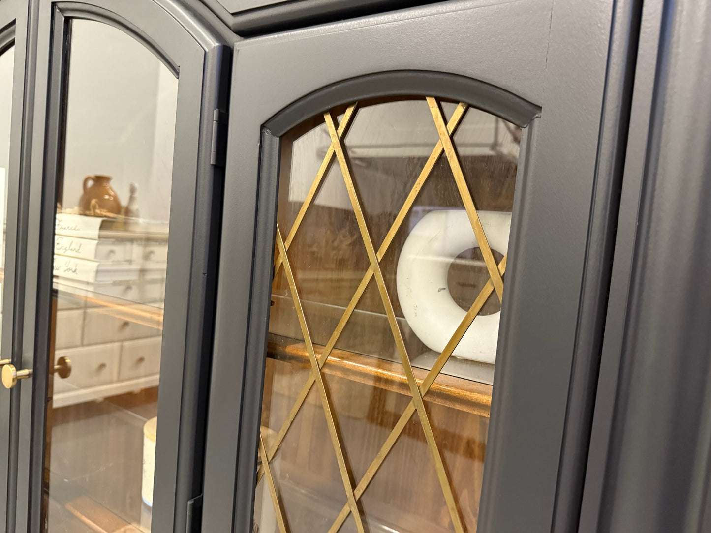 Black Arched Top Hutch with Lattice Glass Doors